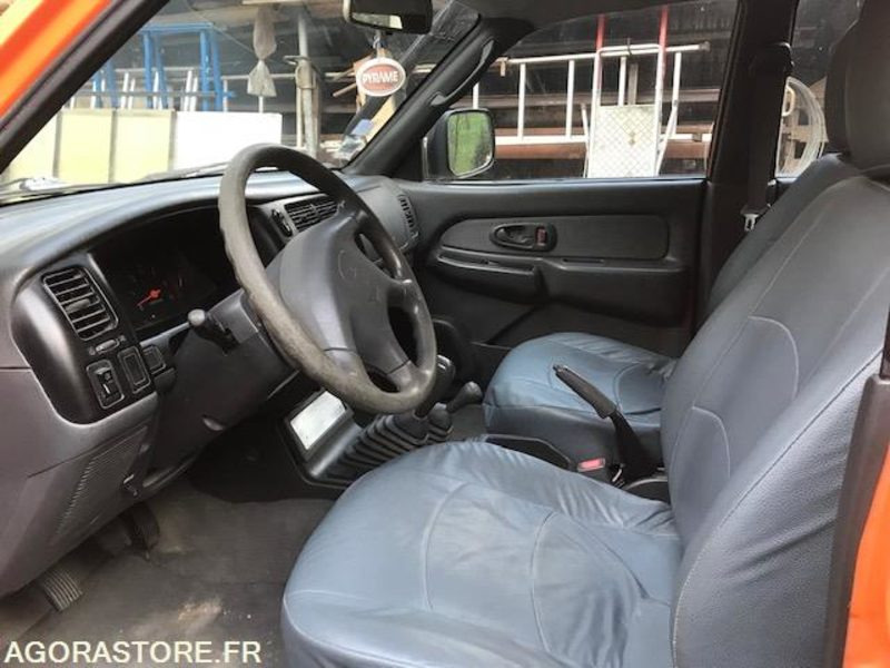 PICKUP MITSUBISHI - Tarbesõiduk kallur: pilt 3 PICKUP MITSUBISHI - Tarbesõiduk kallur: pilt 3