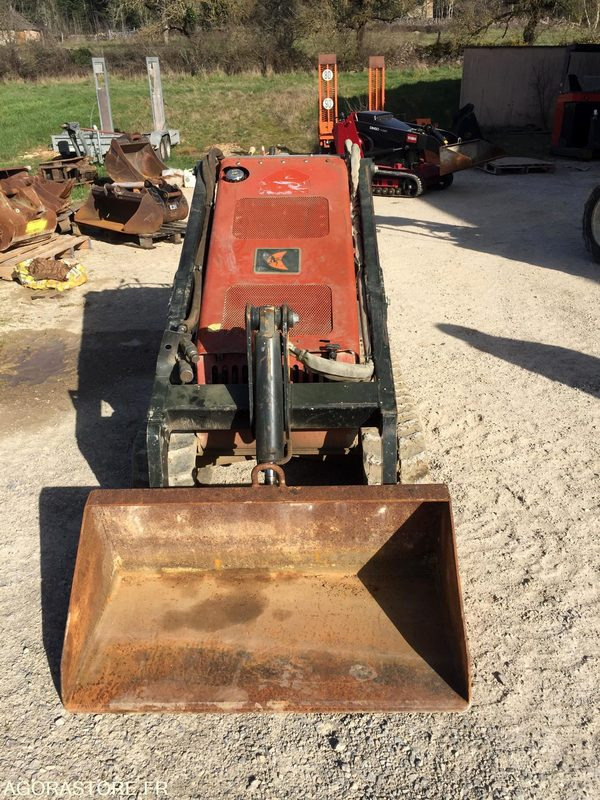 PORTE OUTILS à chenilles DITCH WITCH SK500 - Laadur: pilt 3 PORTE OUTILS à chenilles DITCH WITCH SK500 - Laadur: pilt 3