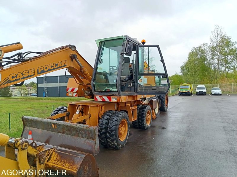 Pelle sur pneus case 688 B 22 72 - Ratastel ekskavaator: pilt 1 Pelle sur pneus case 688 B 22 72 - Ratastel ekskavaator: pilt 1