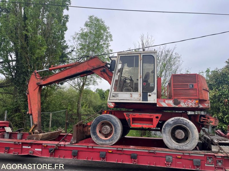 Pelleteuse POCLAIN - P61 - 6 000h - 1986 - BON ETAT - FONCTIONNEMENT IMPECCABLE - Ekskavaator: pilt 2 Pelleteuse POCLAIN - P61 - 6 000h - 1986 - BON ETAT - FONCTIONNEMENT IMPECCABLE - Ekskavaator: pilt 2