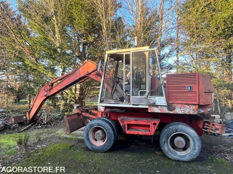 Pelleteuse POCLAIN - P61 - 6 000h - 1986 - BON ETAT - FONCTIONNEMENT IMPECCABLE - Ekskavaator: pilt 4 Pelleteuse POCLAIN - P61 - 6 000h - 1986 - BON ETAT - FONCTIONNEMENT IMPECCABLE - Ekskavaator: pilt 4