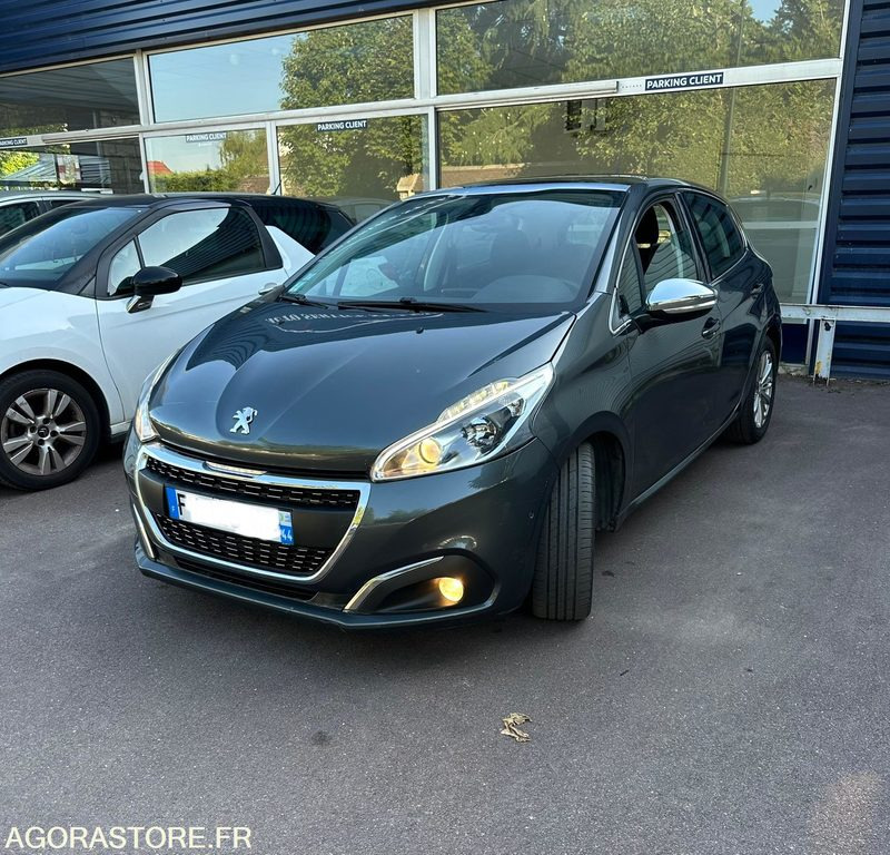 Peugeot 208 1.6 blue, HDI - Auto: pilt 2 Peugeot 208 1.6 blue, HDI - Auto: pilt 2