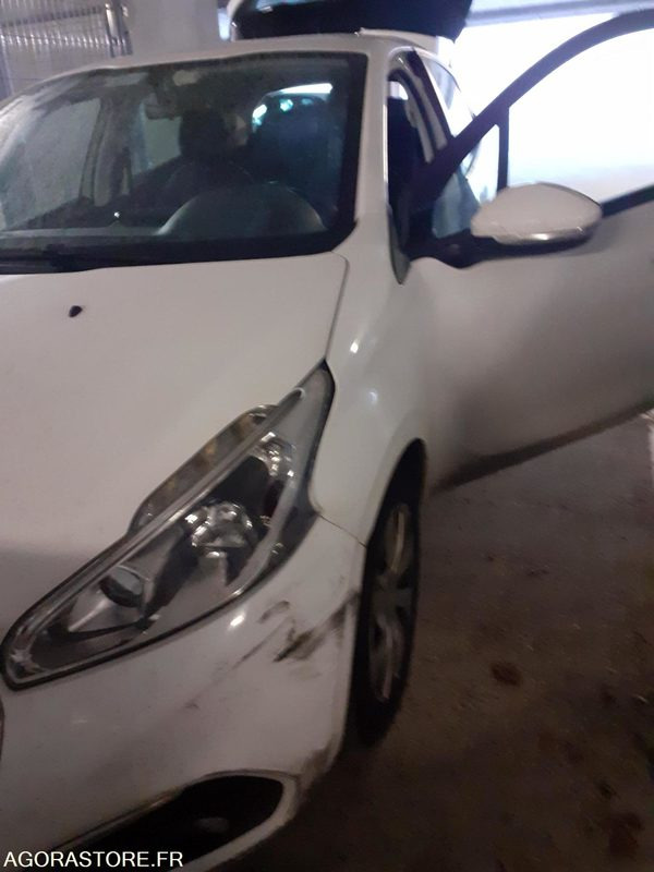 Peugeot 208 - 2015 - 195014kms - Auto: pilt 2 Peugeot 208 - 2015 - 195014kms - Auto: pilt 2