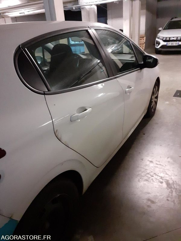 Peugeot 208 - 2016 - 225495 kms - Auto: pilt 2 Peugeot 208 - 2016 - 225495 kms - Auto: pilt 2