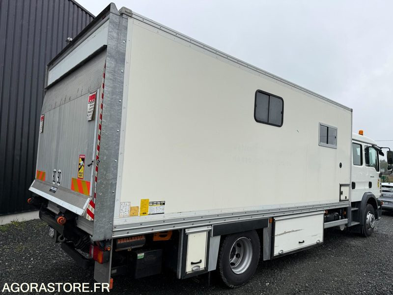 Porteur MAN TGM 15.250 cabine 7 places caisson base vie atelier hayon - 20500KM- - Kasti veoauto: pilt 2 Porteur MAN TGM 15.250 cabine 7 places caisson base vie atelier hayon - 20500KM- - Kasti veoauto: pilt 2