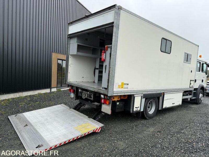 Porteur MAN TGM 15.250 cabine 7 places caisson base vie atelier hayon - 20500KM- - Kasti veoauto: pilt 3 Porteur MAN TGM 15.250 cabine 7 places caisson base vie atelier hayon - 20500KM- - Kasti veoauto: pilt 3