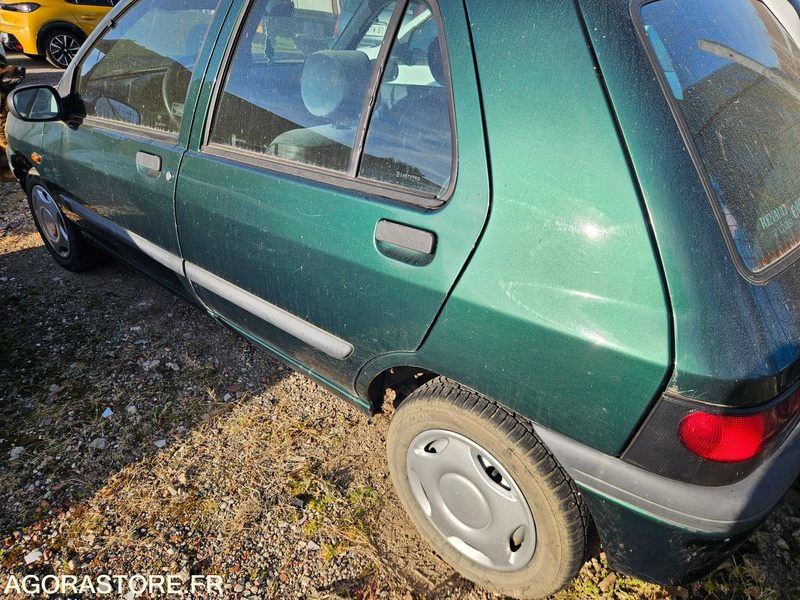 RENAULT CLIO 1996 - Auto: pilt 2 RENAULT CLIO 1996 - Auto: pilt 2