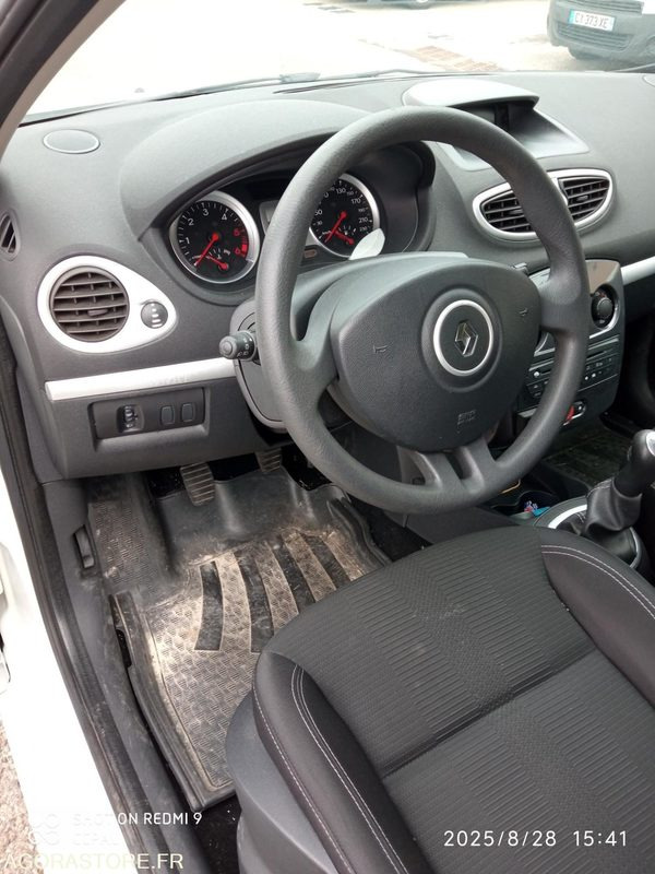 RENAULT CLIO 5 PLACES - Auto: pilt 5 RENAULT CLIO 5 PLACES - Auto: pilt 5