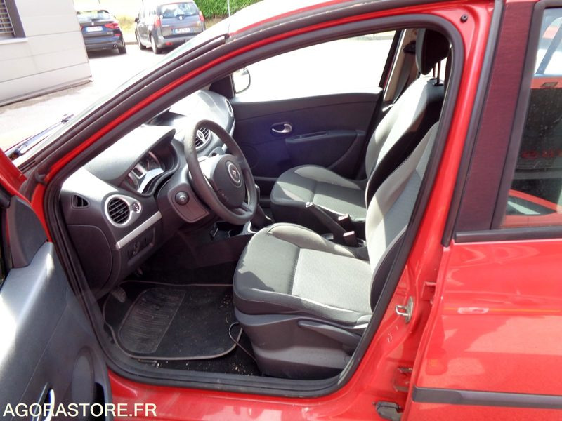 RENAULT CLIO BM.435.JB - 2011 - 196032 KM - Auto: pilt 4 RENAULT CLIO BM.435.JB - 2011 - 196032 KM - Auto: pilt 4