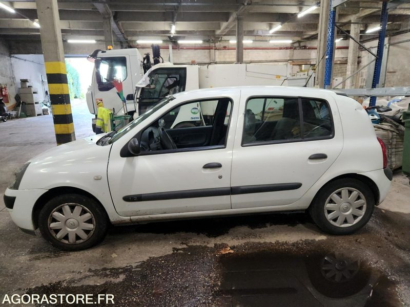 RENAULT CLIO - Auto: pilt 2 RENAULT CLIO - Auto: pilt 2