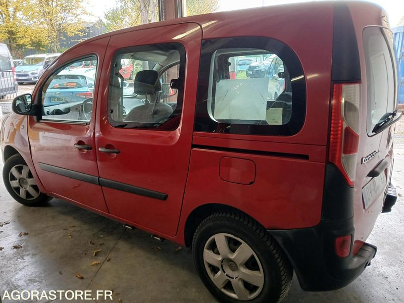 RENAULT KANGOO TPMR N°150546 - Koolibuss: pilt 3 RENAULT KANGOO TPMR N°150546 - Koolibuss: pilt 3