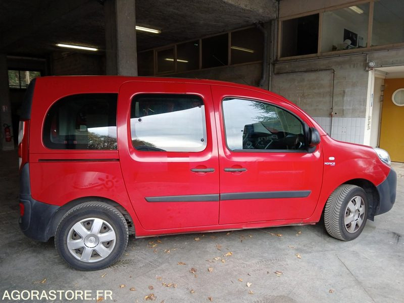 RENAULT KANGOO TPMR N°150546 - Koolibuss: pilt 1 RENAULT KANGOO TPMR N°150546 - Koolibuss: pilt 1