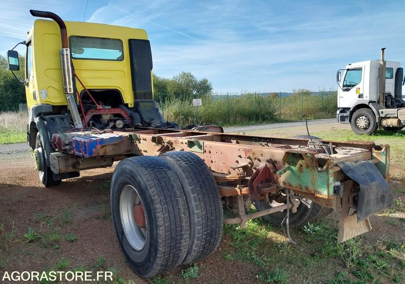 RENAULT KERAX 300-19 / 1999 / 660960 km - Kabiinišassiiga veoauto: pilt 2 RENAULT KERAX 300-19 / 1999 / 660960 km - Kabiinišassiiga veoauto: pilt 2