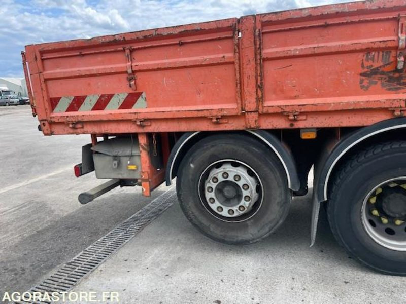 RENAULT PREMIUM LANDER 430.26 - PLATEAU GRUE - GRUE FASSI F150 + RADIO - 2011 - Madelveok/ Platvormveok, Kraanaga veoauto: pilt 3 RENAULT PREMIUM LANDER 430.26 - PLATEAU GRUE - GRUE FASSI F150 + RADIO - 2011 - Madelveok/ Platvormveok, Kraanaga veoauto: pilt 3