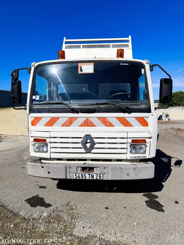 RENAULT S120 CAMION BENNE 1994 144 599 KMS BON ETAT - Tarbesõiduk kallur: pilt 3 RENAULT S120 CAMION BENNE 1994 144 599 KMS BON ETAT - Tarbesõiduk kallur: pilt 3