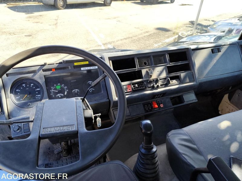 RENAULT S120 CAMION BENNE 1994 144 599 KMS BON ETAT liising RENAULT S120 CAMION BENNE 1994 144 599 KMS BON ETAT: pilt 8 RENAULT S120 CAMION BENNE 1994 144 599 KMS BON ETAT liising RENAULT S120 CAMION BENNE 1994 144 599 KMS BON ETAT: pilt 8