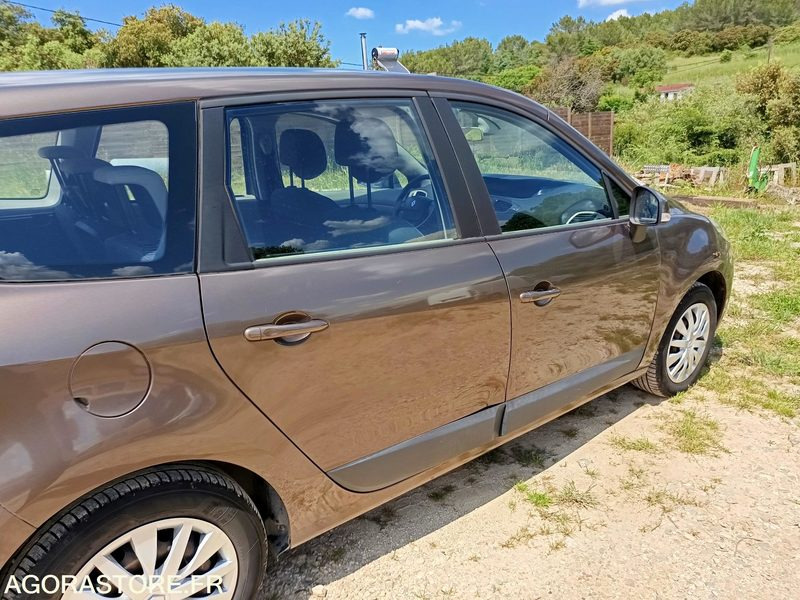 RENAULT SCENIC - 2010 - 138500KMS - Auto: pilt 4 RENAULT SCENIC - 2010 - 138500KMS - Auto: pilt 4