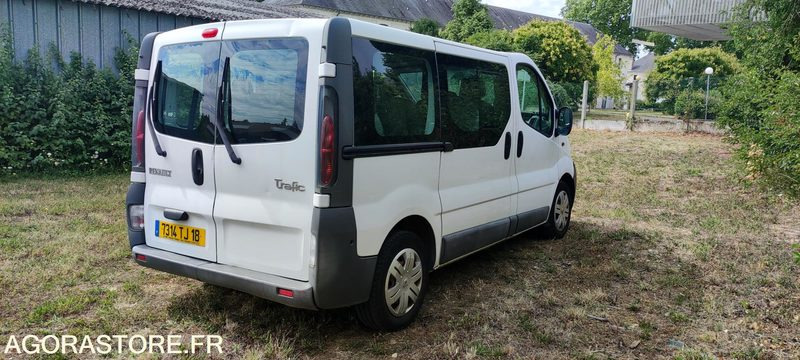 RENAULT TRAFIC II - Väikebuss, Mikrobuss: pilt 2 RENAULT TRAFIC II - Väikebuss, Mikrobuss: pilt 2