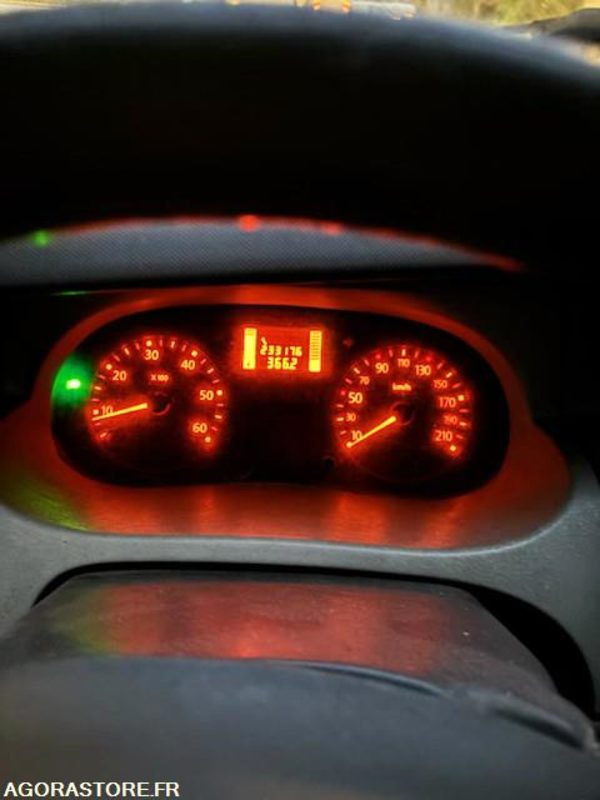 RENAULT TRAFIC - Kaubik: pilt 1 RENAULT TRAFIC - Kaubik: pilt 1