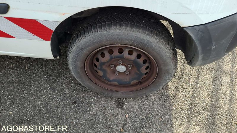 Renault Kangoo - 2011 - 130342kms - BF372BJ - Väike kaubik: pilt 5 Renault Kangoo - 2011 - 130342kms - BF372BJ - Väike kaubik: pilt 5