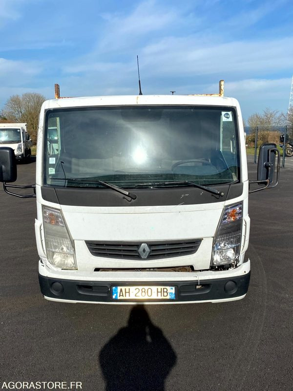 Renault MAXITY DXI 130 Plateau 2009 / 243398 Km - Tarbesõiduk kallur: pilt 1 Renault MAXITY DXI 130 Plateau 2009 / 243398 Km - Tarbesõiduk kallur: pilt 1