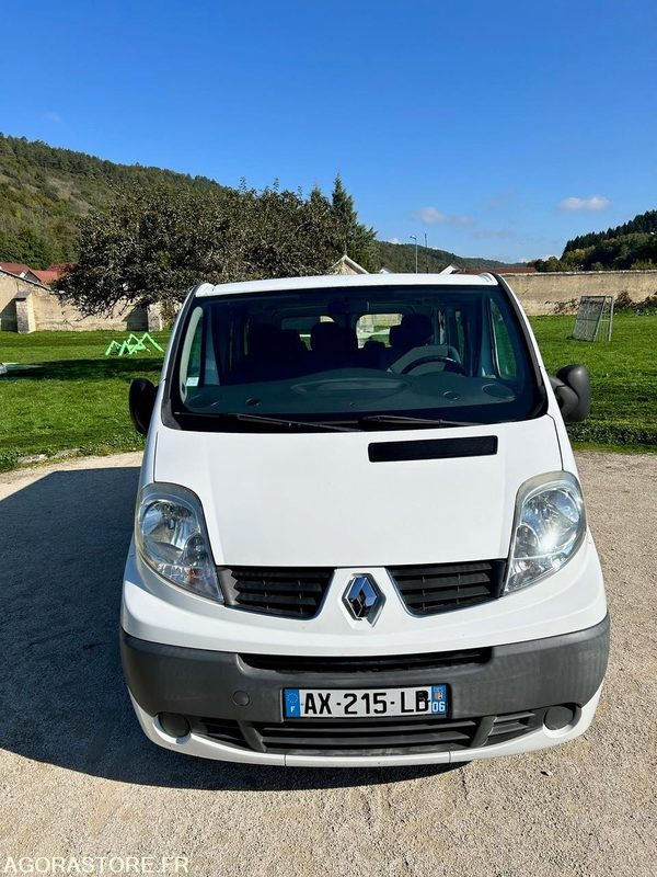Renault Trafic 2 - 2010 - 141000 kms - Väikebuss, Mikrobuss: pilt 2 Renault Trafic 2 - 2010 - 141000 kms - Väikebuss, Mikrobuss: pilt 2