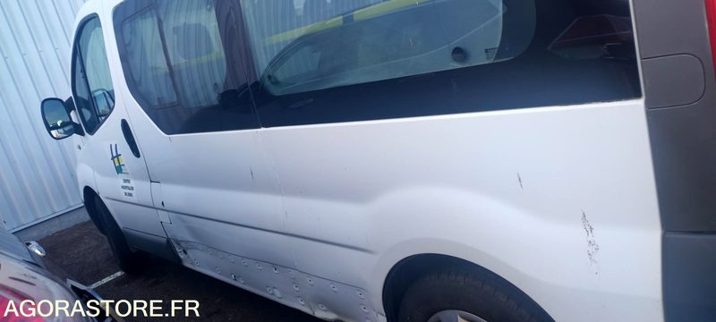 Renault Trafic 2 combi phrase . 2.0 dci 16v minibus long 90 cv - Väikebuss, Mikrobuss: pilt 2 Renault Trafic 2 combi phrase . 2.0 dci 16v minibus long 90 cv - Väikebuss, Mikrobuss: pilt 2