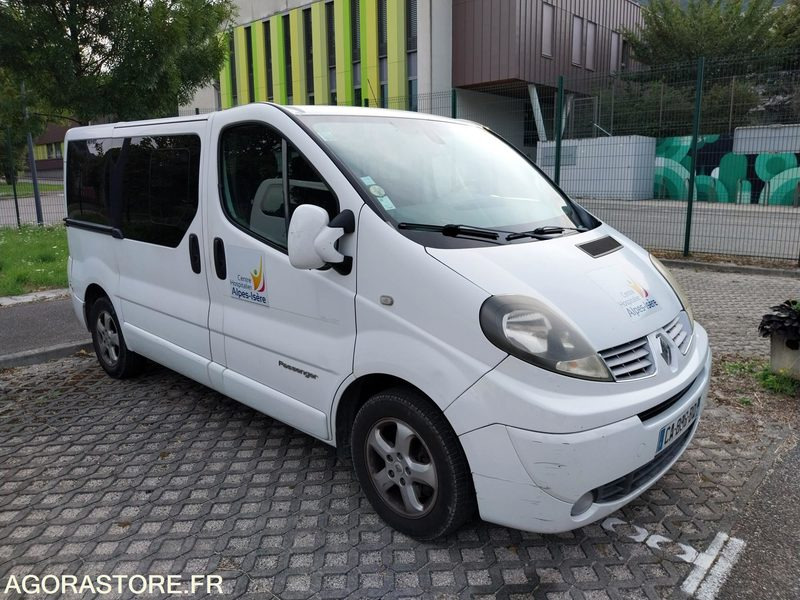 Renault Trafic - 2012 - 101452 kms - Väikebuss, Mikrobuss: pilt 2 Renault Trafic - 2012 - 101452 kms - Väikebuss, Mikrobuss: pilt 2