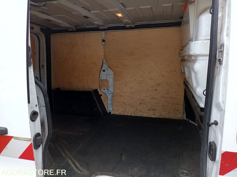 Kaubik Renault Trafic - 255439 kms - 2016: pilt 13 Kaubik Renault Trafic - 255439 kms - 2016: pilt 13