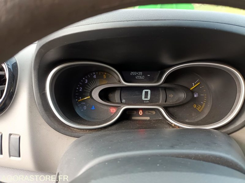 Kaubik Renault Trafic - 255439 kms - 2016: pilt 11 Kaubik Renault Trafic - 255439 kms - 2016: pilt 11