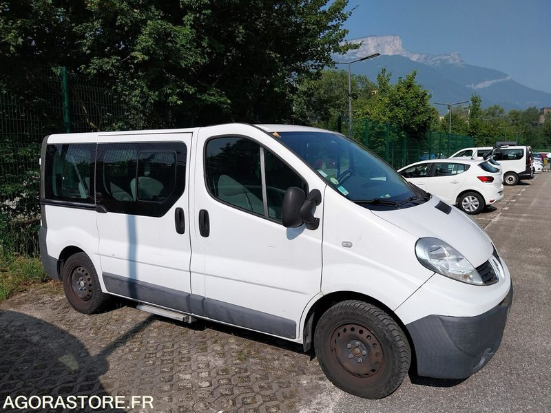 Renault Trafic 9 places DA-953-LM de 2013 avec 135 698 kms - Väikebuss, Mikrobuss: pilt 1 Renault Trafic 9 places DA-953-LM de 2013 avec 135 698 kms - Väikebuss, Mikrobuss: pilt 1