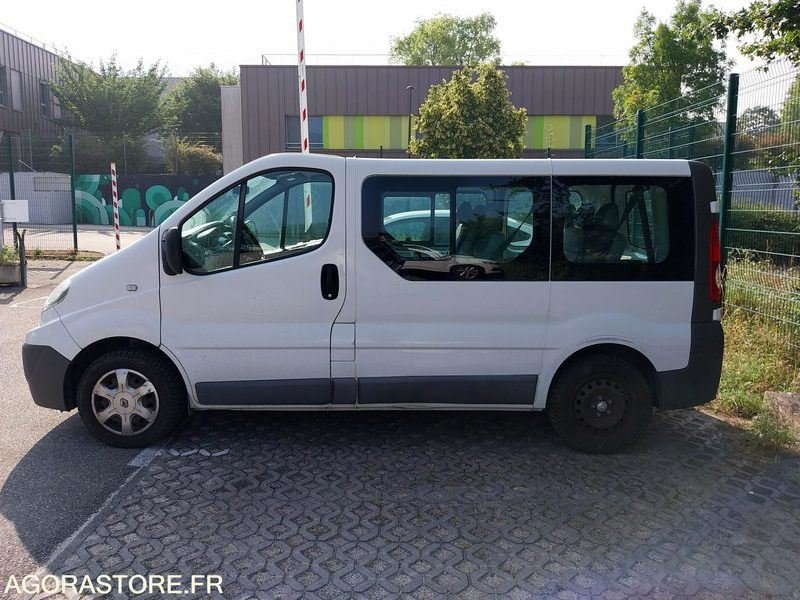 Renault Trafic 9 places DA-953-LM de 2013 avec 135 698 kms - Väikebuss, Mikrobuss: pilt 2 Renault Trafic 9 places DA-953-LM de 2013 avec 135 698 kms - Väikebuss, Mikrobuss: pilt 2