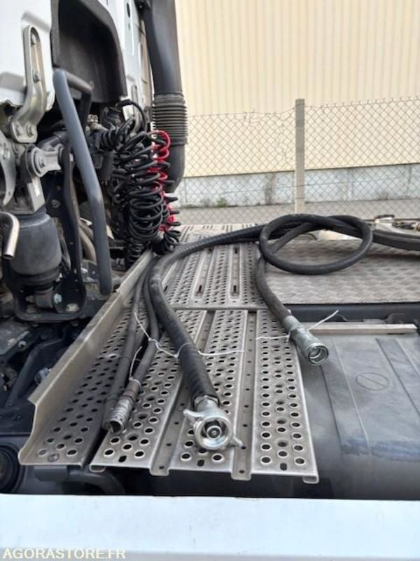 TRACTEUR 4X2 MERCEDES ACTROS 1853 2020 430 000 KM - Sadulveok: pilt 3 TRACTEUR 4X2 MERCEDES ACTROS 1853 2020 430 000 KM - Sadulveok: pilt 3