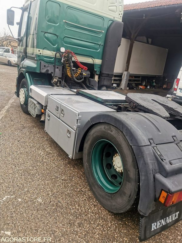 Tracteur - Renault - 420 dci - 2005 - 620000km - Sadulveok: pilt 3 Tracteur - Renault - 420 dci - 2005 - 620000km - Sadulveok: pilt 3