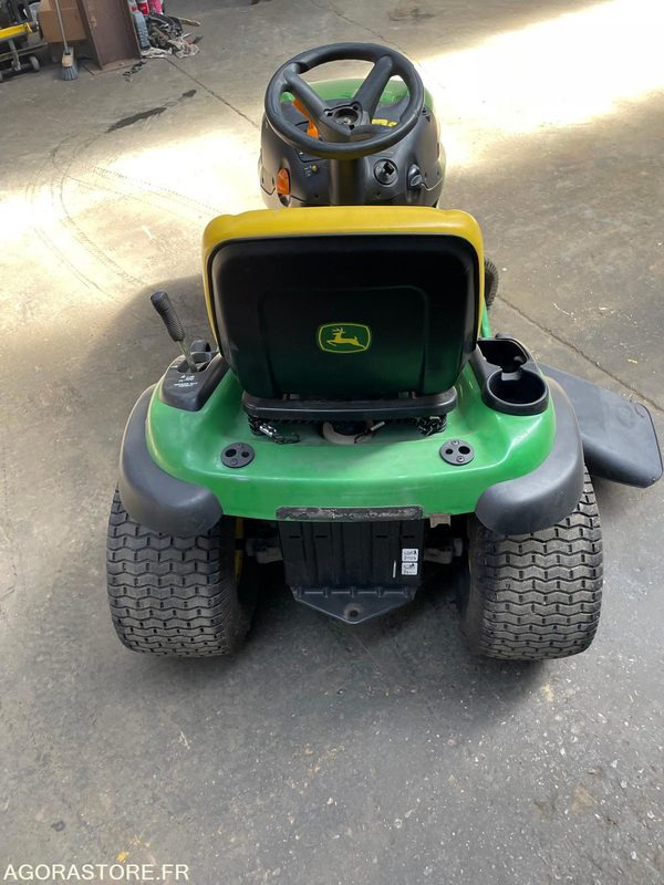 TONDEUSE AUTOPORTEE JOHN DEERE LA155 ESSENCE (PRIX AFFICHE HT - TVA 20%) - Muruniiduk: pilt 3 TONDEUSE AUTOPORTEE JOHN DEERE LA155 ESSENCE (PRIX AFFICHE HT - TVA 20%) - Muruniiduk: pilt 3