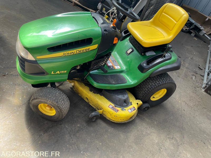 TONDEUSE AUTOPORTEE JOHN DEERE LA155 ESSENCE (PRIX AFFICHE HT - TVA 20%) - Muruniiduk: pilt 4 TONDEUSE AUTOPORTEE JOHN DEERE LA155 ESSENCE (PRIX AFFICHE HT - TVA 20%) - Muruniiduk: pilt 4