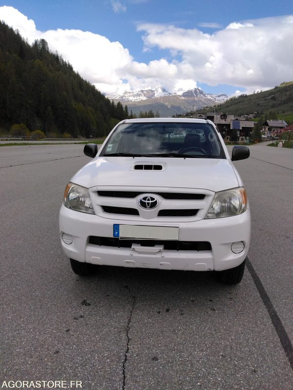 TOYOTA HILUX - Tarbesõiduk kallur: pilt 1 TOYOTA HILUX - Tarbesõiduk kallur: pilt 1