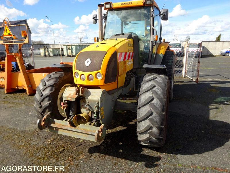 TRACTEUR ET DEBROUSSAILLEUSE - Traktor: pilt 1 TRACTEUR ET DEBROUSSAILLEUSE - Traktor: pilt 1