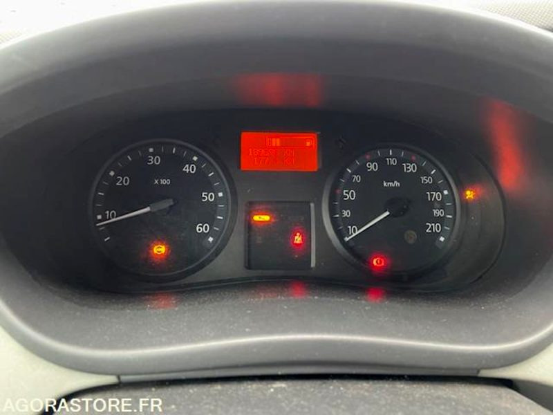 TRAFIC FG L1H1 1000kg CONFORT €5 DCI 90 . 03/2012 . 190000 km - Kaubik: pilt 5 TRAFIC FG L1H1 1000kg CONFORT €5 DCI 90 . 03/2012 . 190000 km - Kaubik: pilt 5