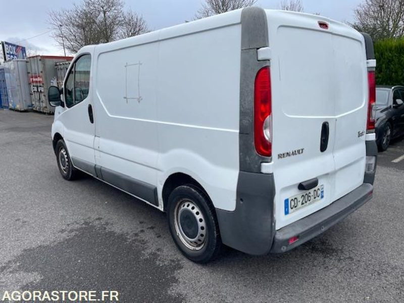TRAFIC FG L1H1 1000kg CONFORT €5 DCI 90 . 03/2012 . 190000 km - Kaubik: pilt 2 TRAFIC FG L1H1 1000kg CONFORT €5 DCI 90 . 03/2012 . 190000 km - Kaubik: pilt 2