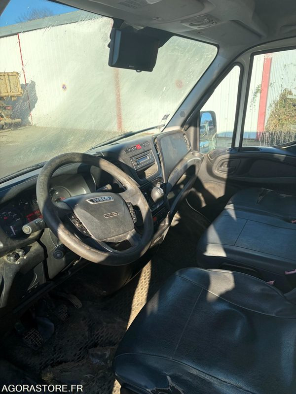 Fourgon iveco 70C17 (7 T) - 142000 - 2016 - Tarbesõiduk: pilt 3 Fourgon iveco 70C17 (7 T) - 142000 - 2016 - Tarbesõiduk: pilt 3