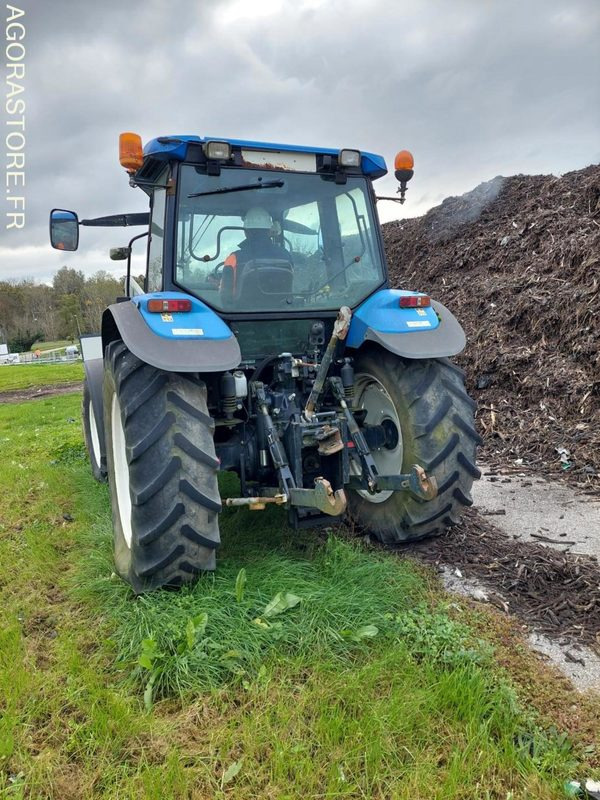 Tracteur New Holland avec chargeuse Mailleux - Traktor: pilt 2 Tracteur New Holland avec chargeuse Mailleux - Traktor: pilt 2