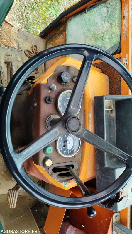 Tracteur RENAULT - 2864H - 1988 - 7723-KY-32 - ROULANT ET MOTEUR TOURNANT - Traktor: pilt 5 Tracteur RENAULT - 2864H - 1988 - 7723-KY-32 - ROULANT ET MOTEUR TOURNANT - Traktor: pilt 5