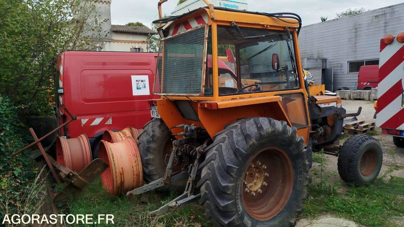 Tracteur RENAULT - 2864H - 1988 - 7723-KY-32 - ROULANT ET MOTEUR TOURNANT - Traktor: pilt 2 Tracteur RENAULT - 2864H - 1988 - 7723-KY-32 - ROULANT ET MOTEUR TOURNANT - Traktor: pilt 2