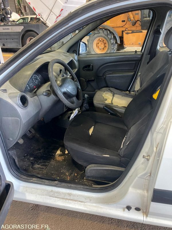 VEHICULE BENNE DACIA LOGAN PICK UP - Tarbesõiduk kallur: pilt 4 VEHICULE BENNE DACIA LOGAN PICK UP - Tarbesõiduk kallur: pilt 4