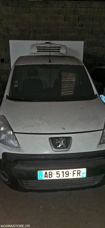VEHICULE FRIGORIFIQUE PEUGEOT PARTNER AB519FR - Väike kaubik: pilt 1 VEHICULE FRIGORIFIQUE PEUGEOT PARTNER AB519FR - Väike kaubik: pilt 1