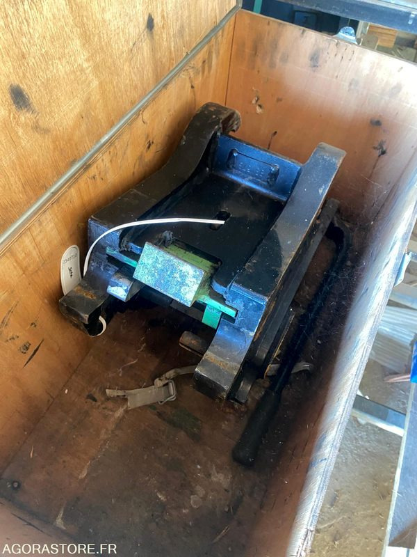 COUPLEUR MECANIQUE POUR PELLE ENTRE 6 TONNES ET 9 TONNES GEITH QC50M - Varuosa - Ehitusmasinad: pilt 2 COUPLEUR MECANIQUE POUR PELLE ENTRE 6 TONNES ET 9 TONNES GEITH QC50M - Varuosa - Ehitusmasinad: pilt 2