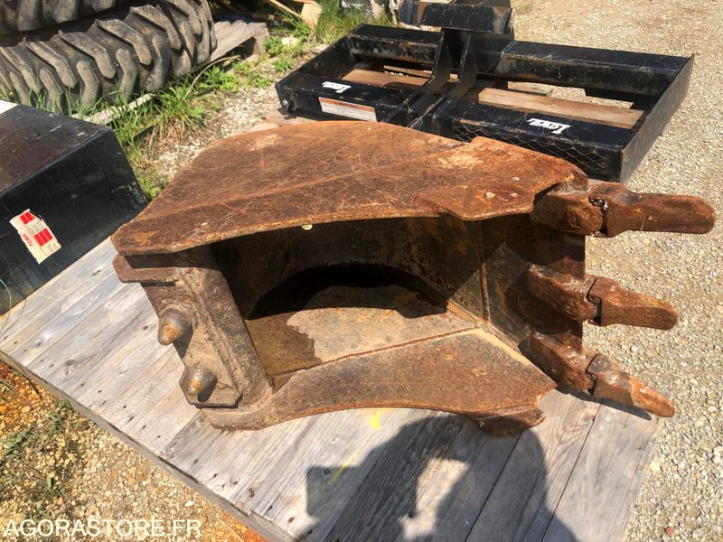 Godet VOLVO EC45 450mm - Varuosa - Ehitusmasinad: pilt 1 Godet VOLVO EC45 450mm - Varuosa - Ehitusmasinad: pilt 1