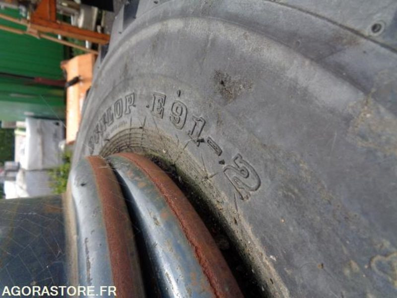 LOT 5 PNEUS +1 JANTE PELLETEUSE HYUNDAI - Varuosa - Ehitusmasinad: pilt 3 LOT 5 PNEUS +1 JANTE PELLETEUSE HYUNDAI - Varuosa - Ehitusmasinad: pilt 3
