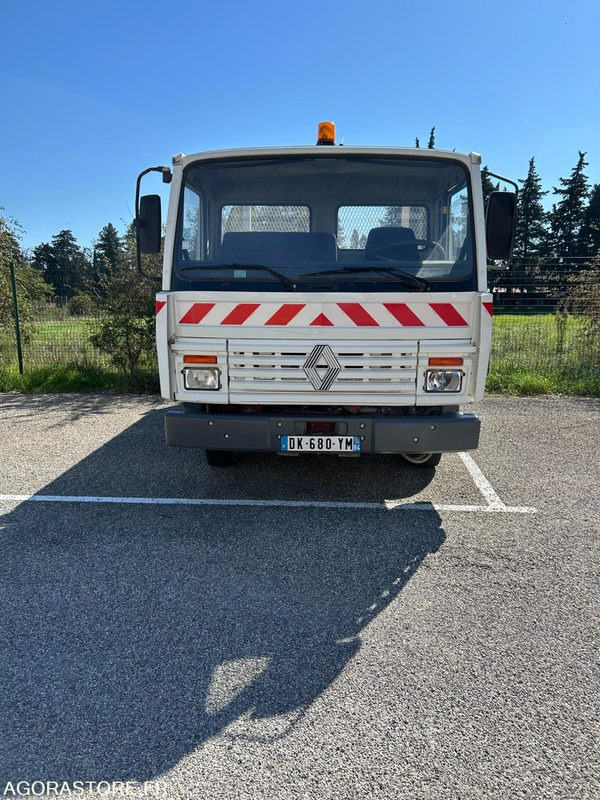 Camion tri-benne Renault S110 - Veoauto: pilt 2 Camion tri-benne Renault S110 - Veoauto: pilt 2